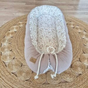 Schlafen 21 Babynest Leaves dunkles beige