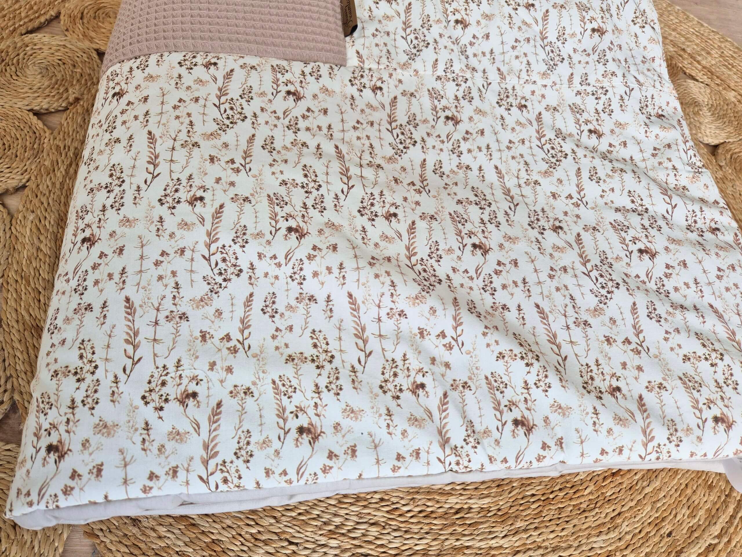 Extra dicke Krabbeldecke Leaves dunkles beige 5 Extra dicke Krabbeldecke Leaves dunkles beige – Bild 5